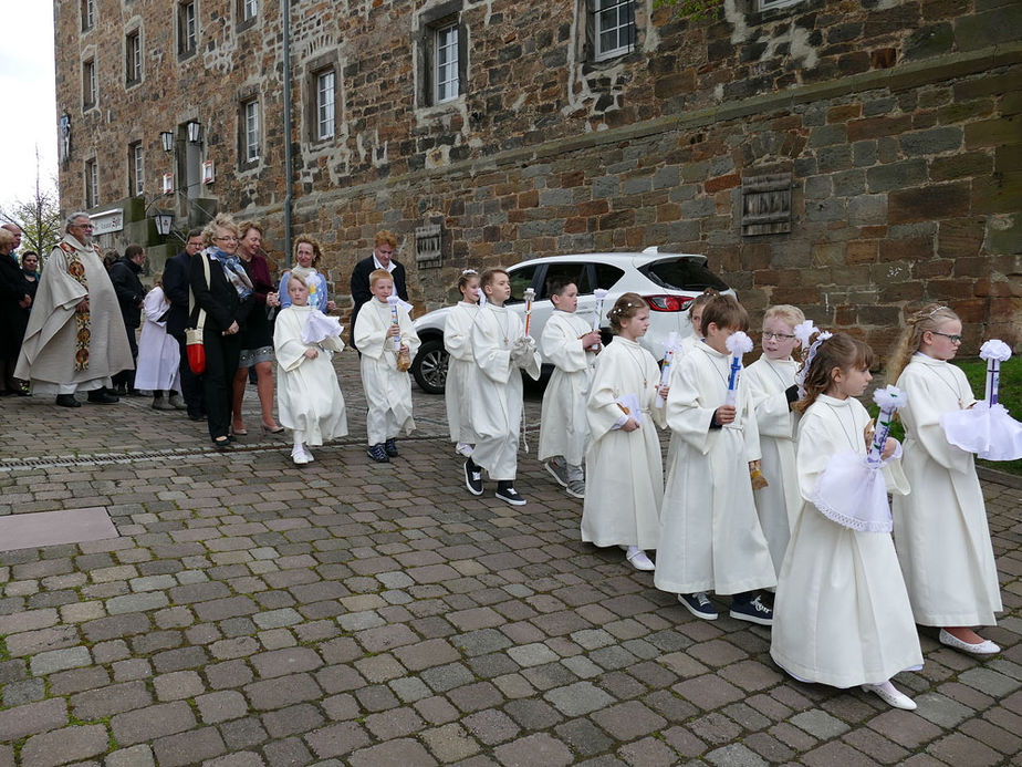 1. Heilige Kommunion in St. Crescentius (Foto: Karl-Franz Thiede)